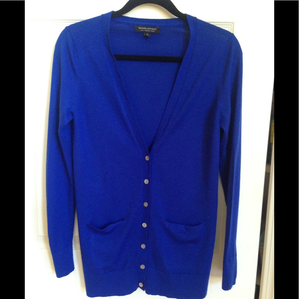 BANANA REPUBLIC CARDIGAN SWEATER